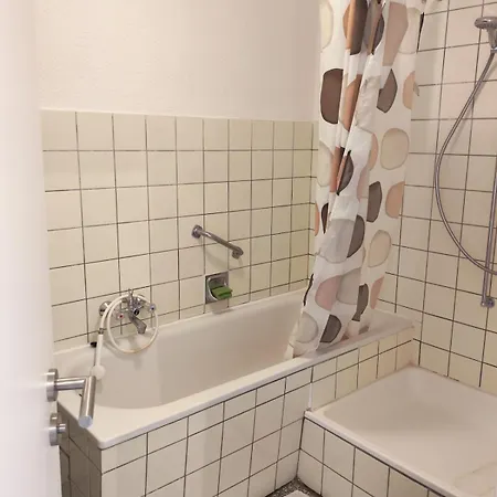 3-room In A Location, Ideal For A Family * Duisbourg